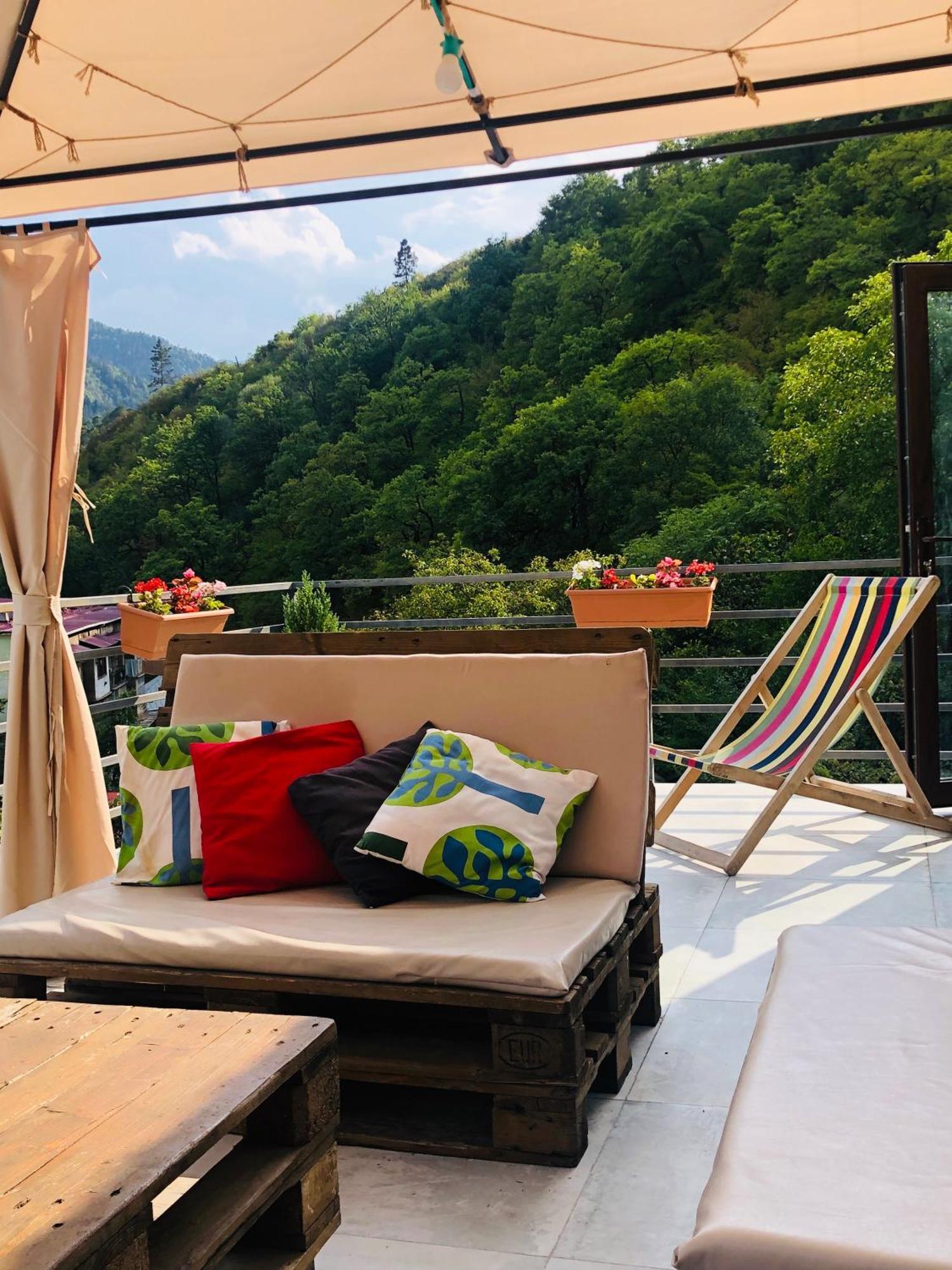 Borjomi Inn エクステリア 写真